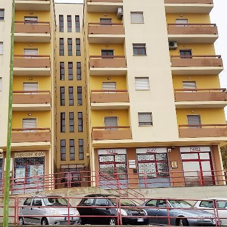 Casa Vacanze La Rocca Apartment มาเตรา ภายนอก รูปภาพ